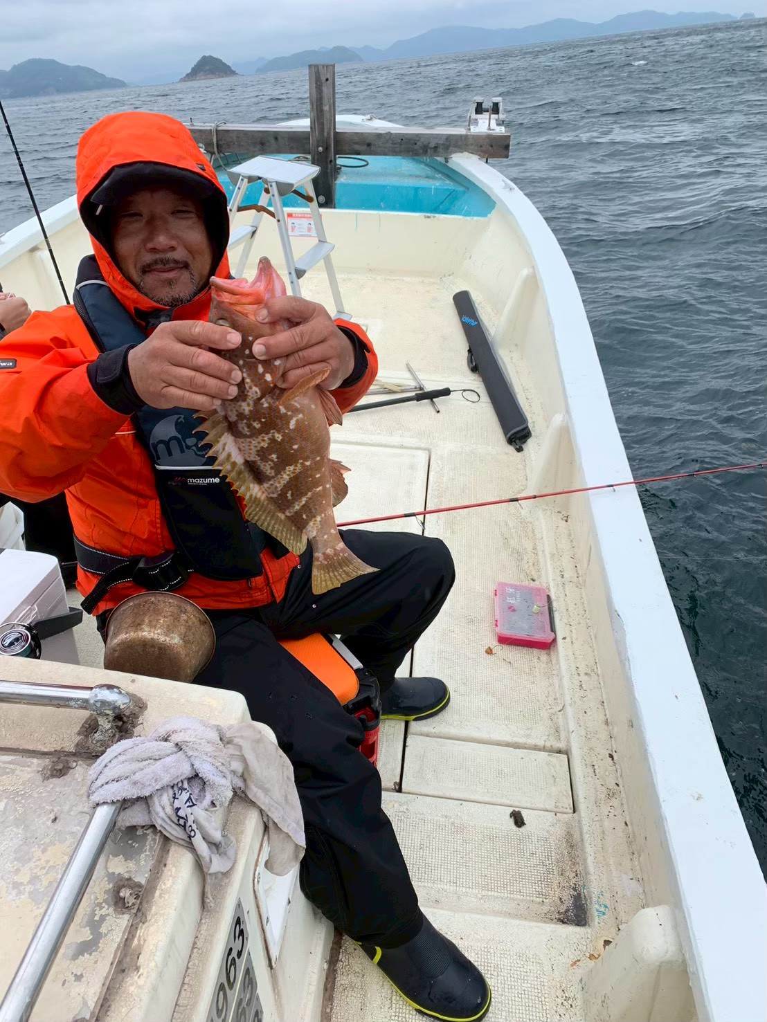 カサゴを釣り上げたお客様