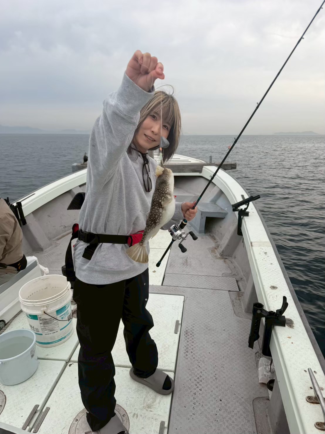 フグを釣り上げたお客様