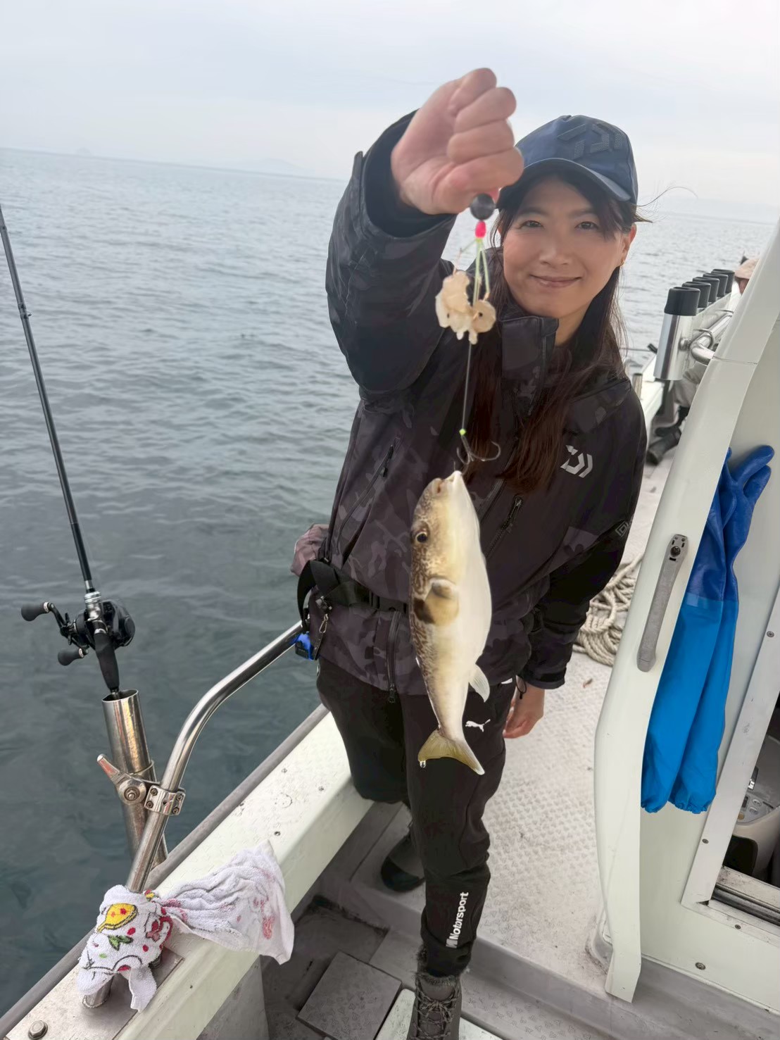 フグを釣り上げたお客様
